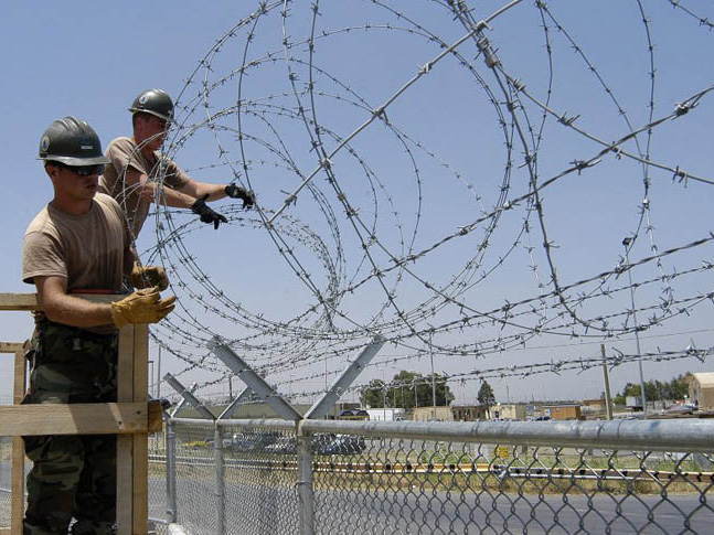 Установка СББ на забор Установка СББ на забор