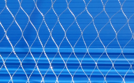 Колючая сетка «Акация» 2х15м яч. 250х400