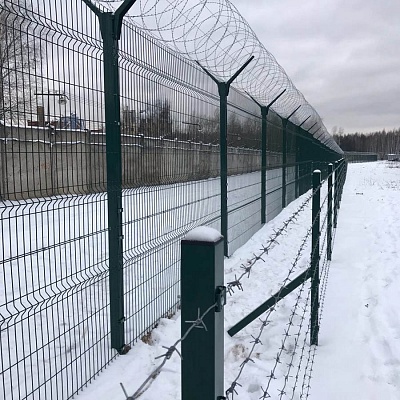 СББ и колючая одноосновная проволока для ограждения территории