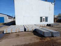 Столбы оградительного забора (100х50х3мм) 2500мм из гнутого швеллера Столбы оградительного забора (100х50х3мм) 2500мм из гнутого швеллера