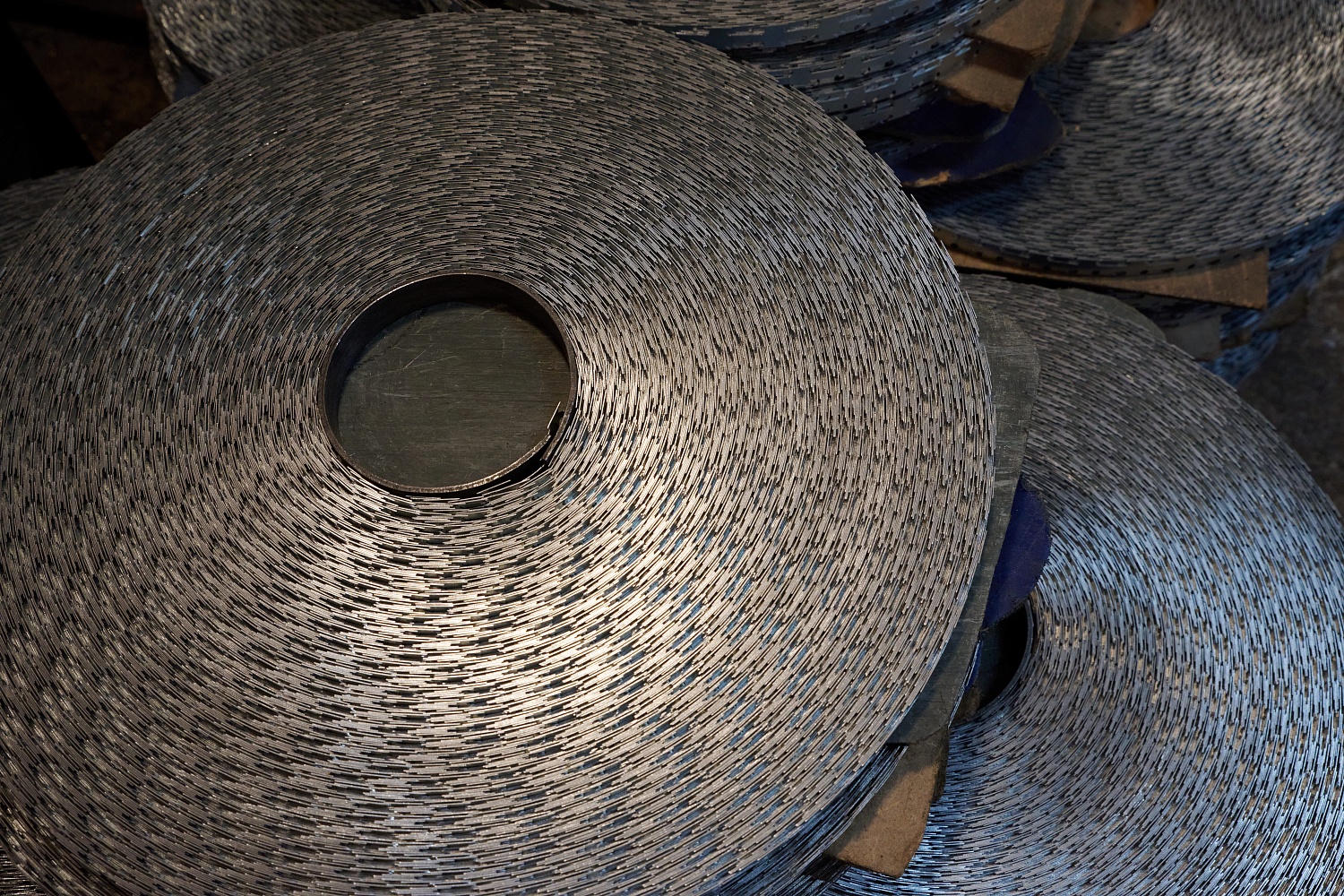 Армированная колючая лента от производителя