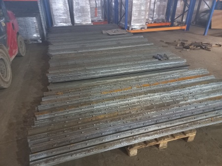 Стойки металлические оградительного забора ОЗ-288 (50х50х4мм) 2500мм