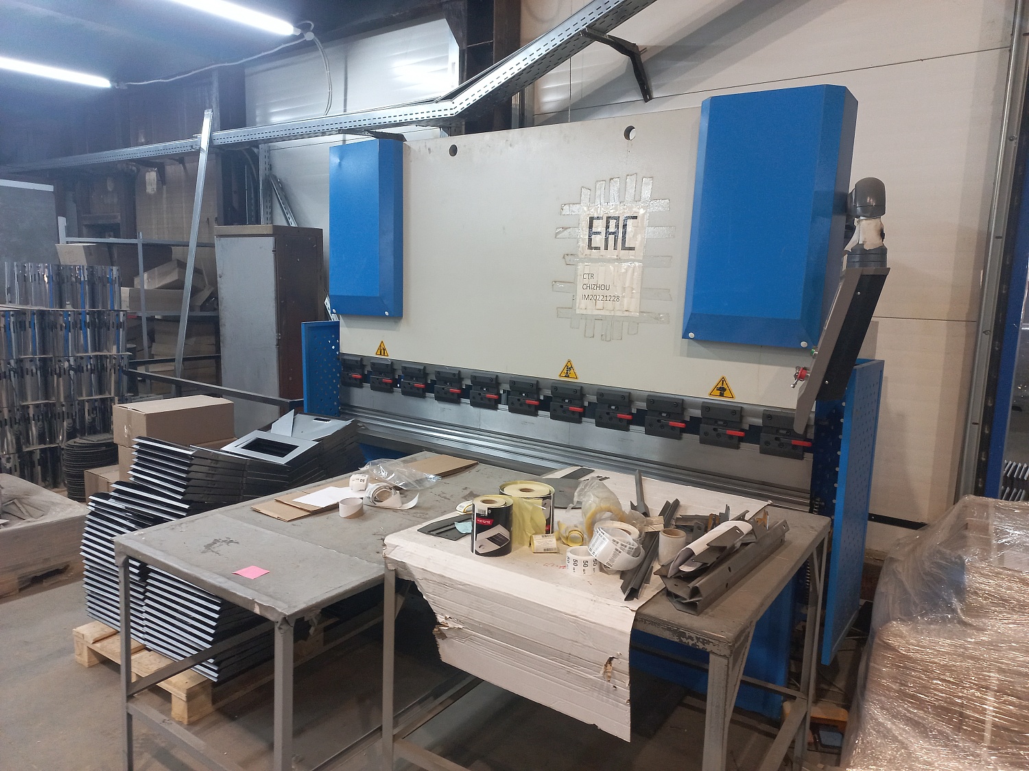 Новый листогибочный станок для производства еврокронштейнов 